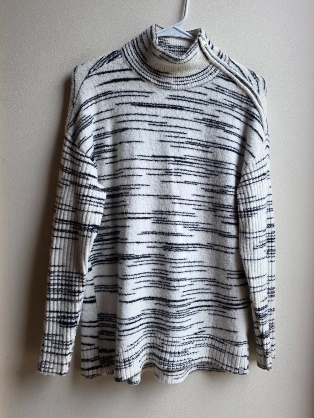 T By Talbots Black/White Abstract Striped Mock Neck Sweater Size XS